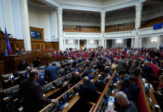 Держбюджет-2027: уряд пропонує 7,27 трлн грн видатків при дефіциті понад 1,6 трлн