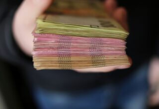 Експерти Ради: розрив між реальним і закладеним у бюджеті прожитковим мінімумом вдарить по рівні життя