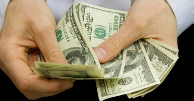 НБУ встановив курс долара на 23 жовтня на рівні 45,05 грн